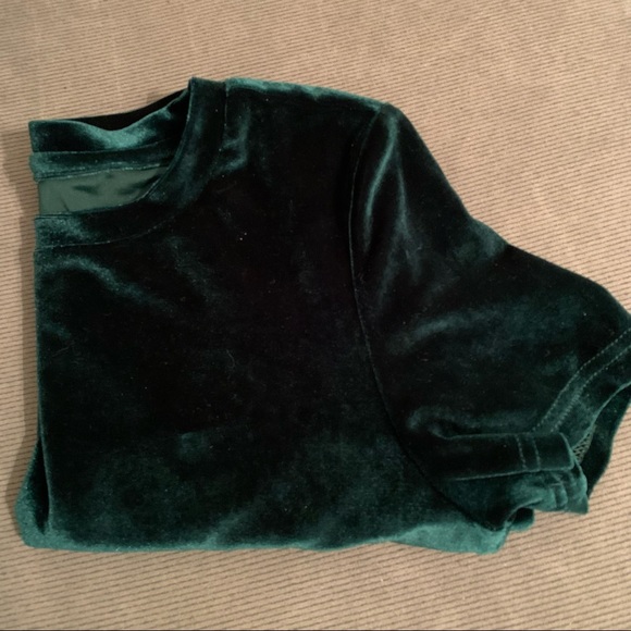 Emerald Green Velvet Short Sleeve Crop Top - Picture 4 of 4